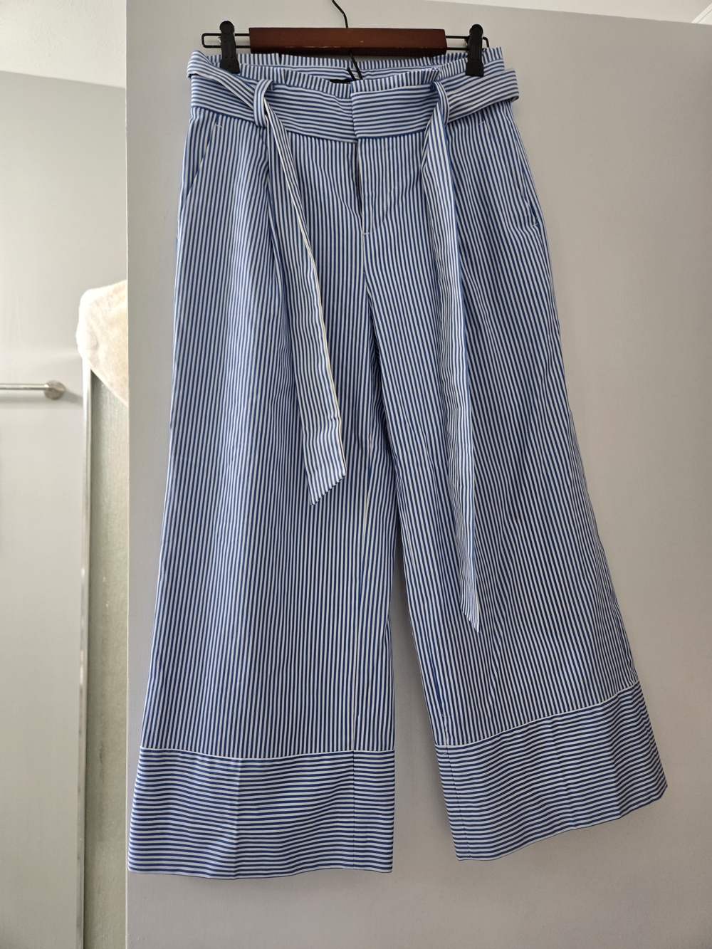 Banana Republic Blue and White Striped Trousers Size 0 (Fit Like A 2 Or 4) NWOT